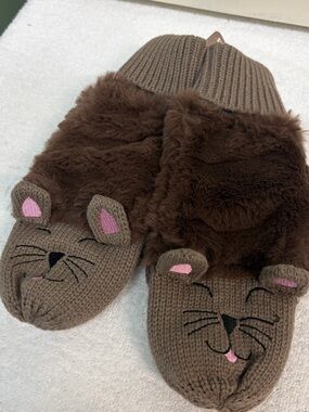 HOWARDS CRITTER MITTENS 
Brown Cat Knit Mittens with Faux-Fur Top Knit bottom